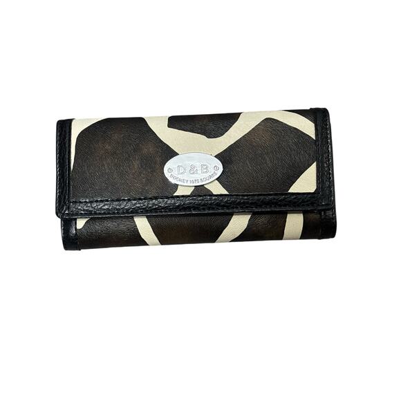 Chic D&B Dooney 1975 Bourne Giraffe Print Trifold
Wallet - Picture 1 of 7